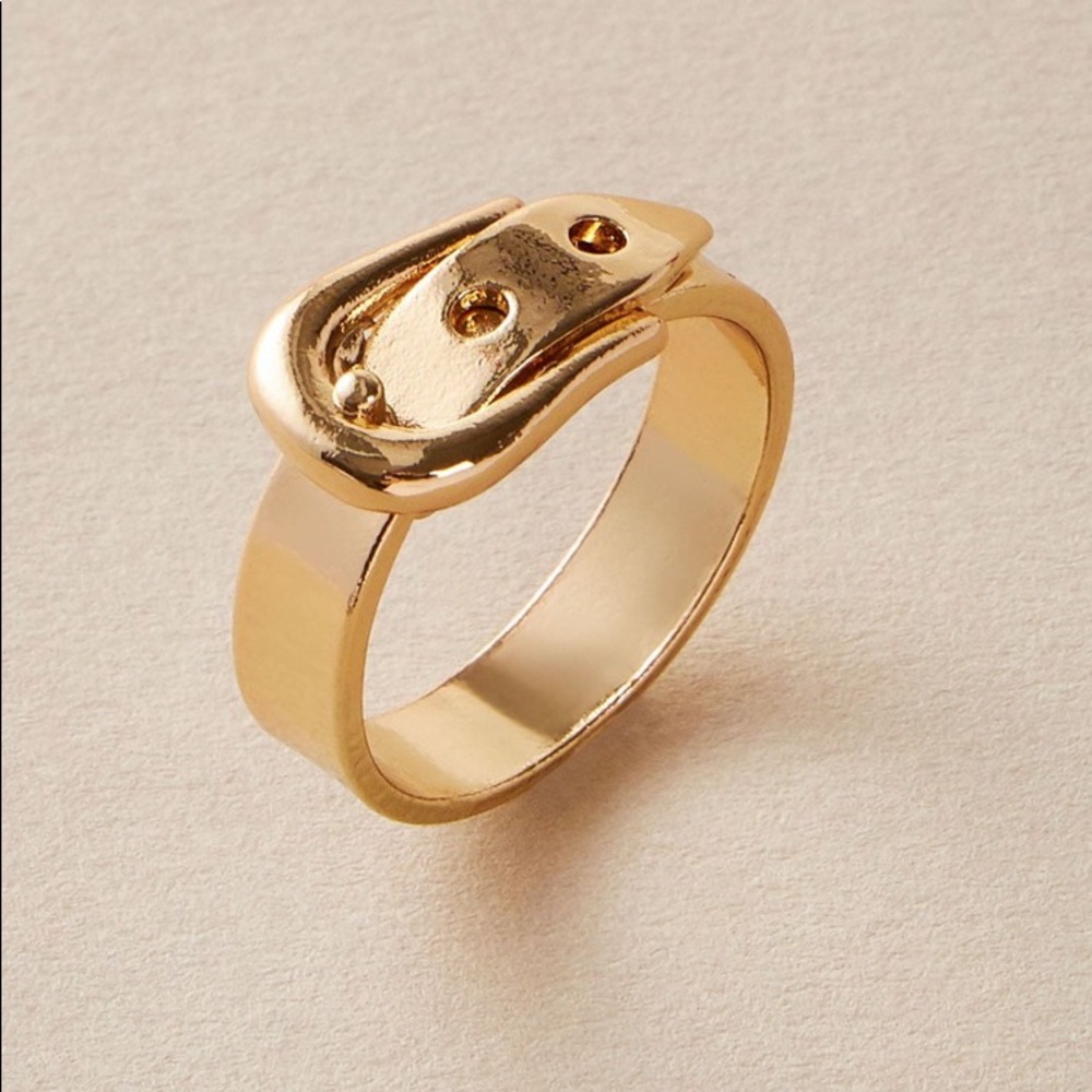 3/$30 💛 Belt Buckle Ring - Picture 2 of 4